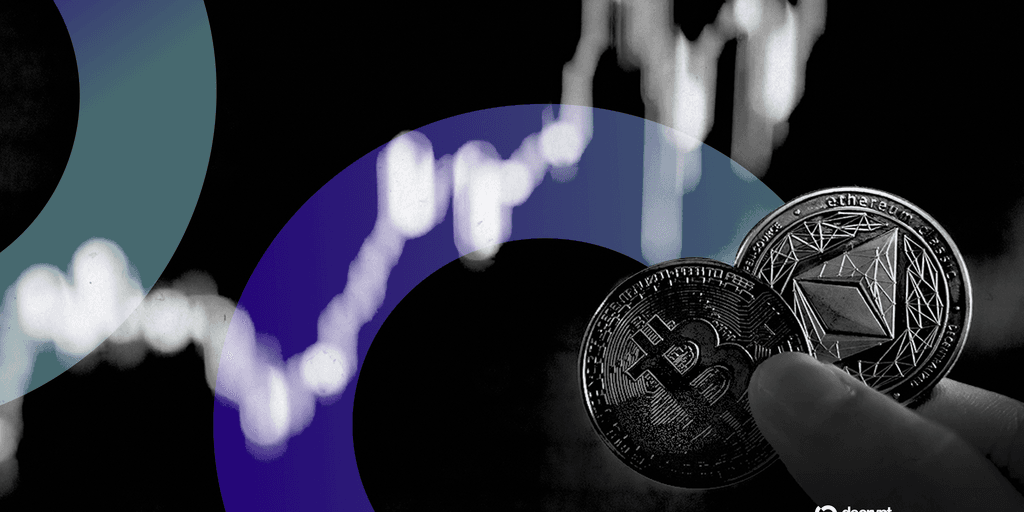 Bitcoin Stalls While Ethereum Signals Major Shift: Analyzing Trends